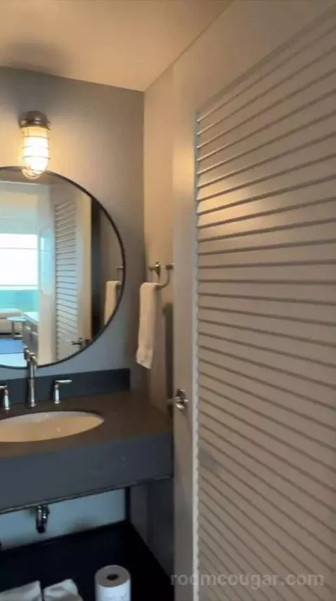 Grand Ocean Suite (#557) bathroom picture #2