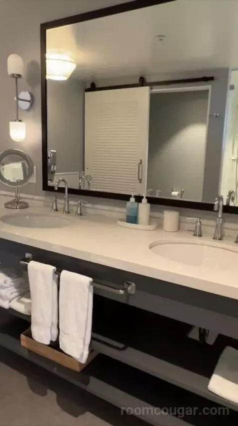 Grand Ocean Suite (#557) bathroom picture #4