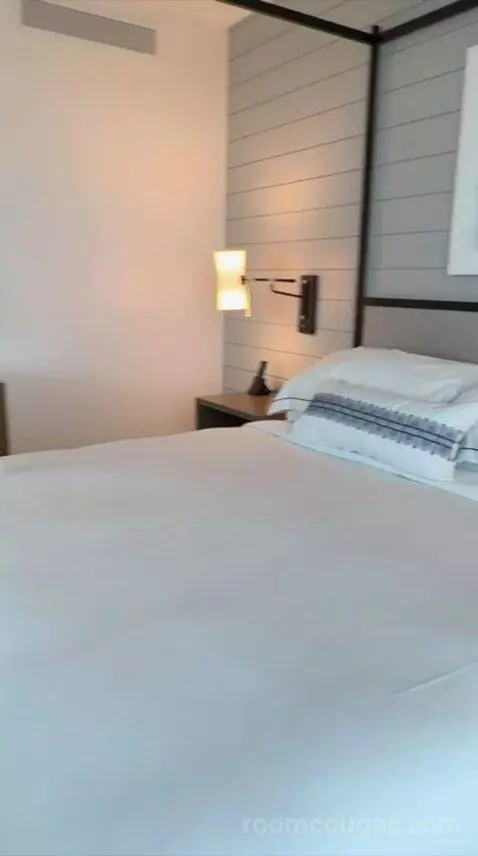 Grand Ocean Suite (#557) bed picture #1
