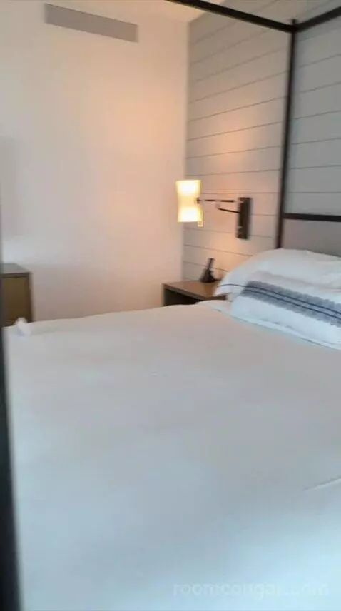 Grand Ocean Suite (#557) bed picture #2