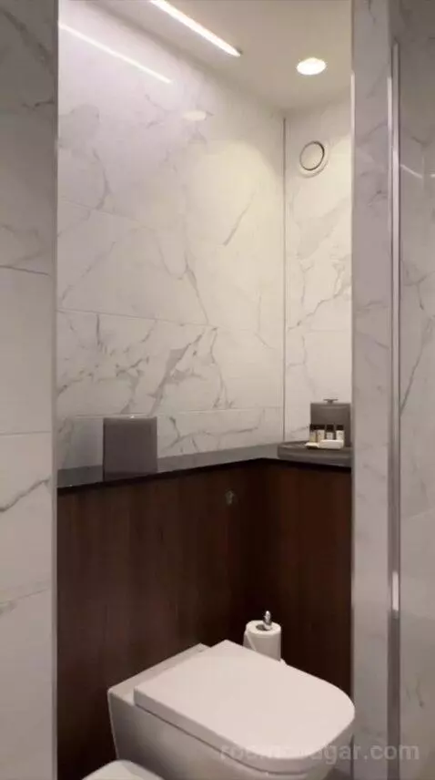 King Suite (#539) bathroom picture #3