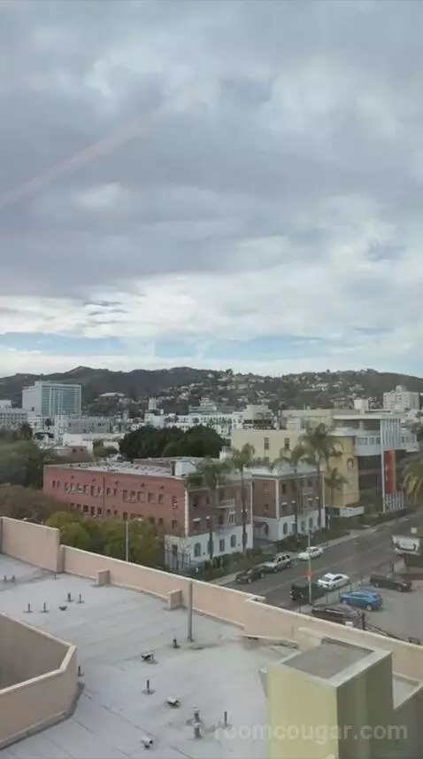 King Room with Hollywood Hills View (#718) view picture #7
