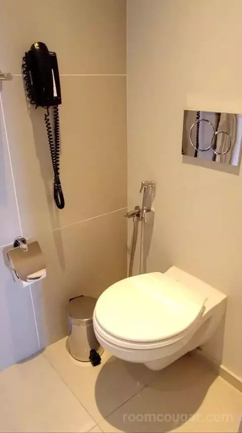 King Room with View (#719) bathroom picture #6