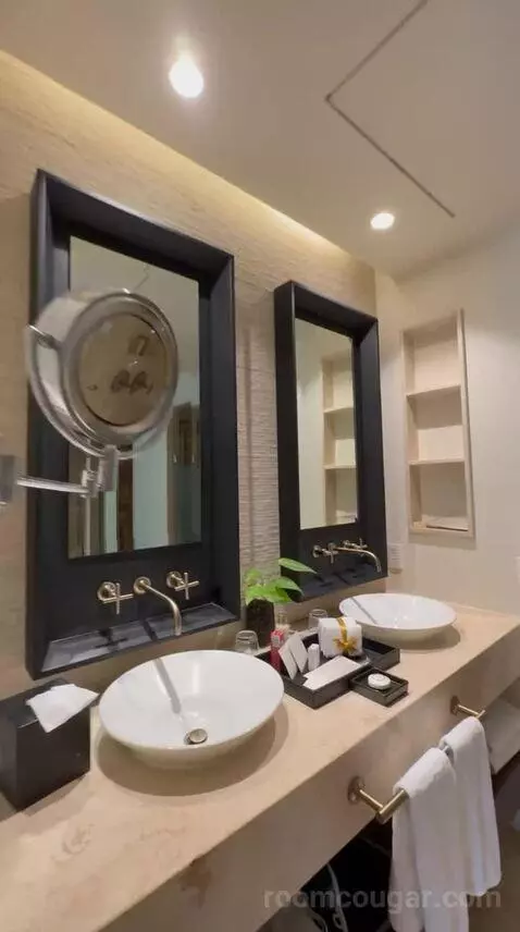 Preferred Suite Tropical View (#3201) bathroom picture #5