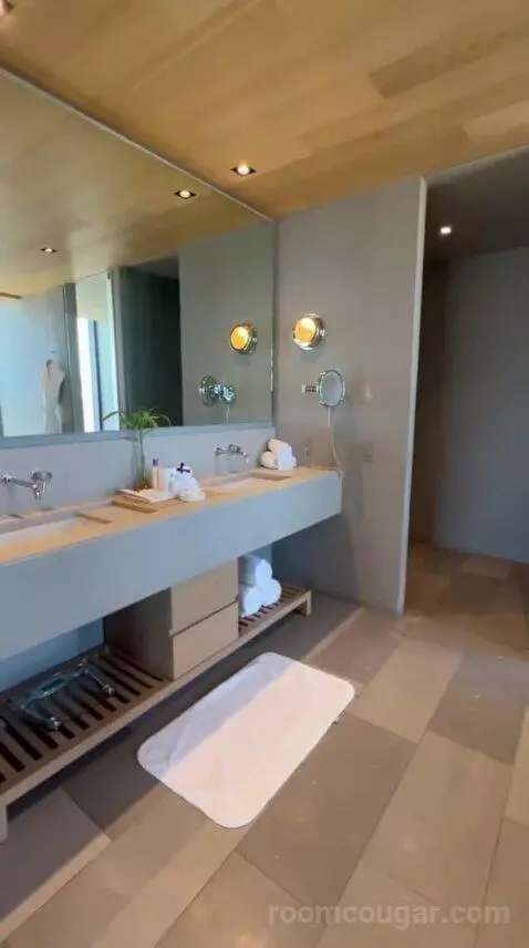 Xhale Club Master One Bedroom Suite (#1434) bathroom picture #4
