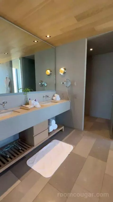 Xhale Club Master One Bedroom Suite (#1434) bathroom picture #5