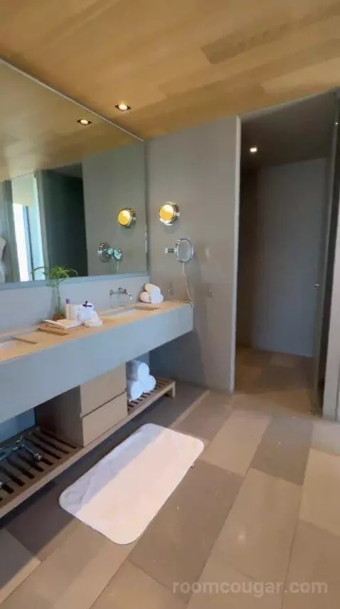 Xhale Club Master One Bedroom Suite (#1434) bathroom picture #6