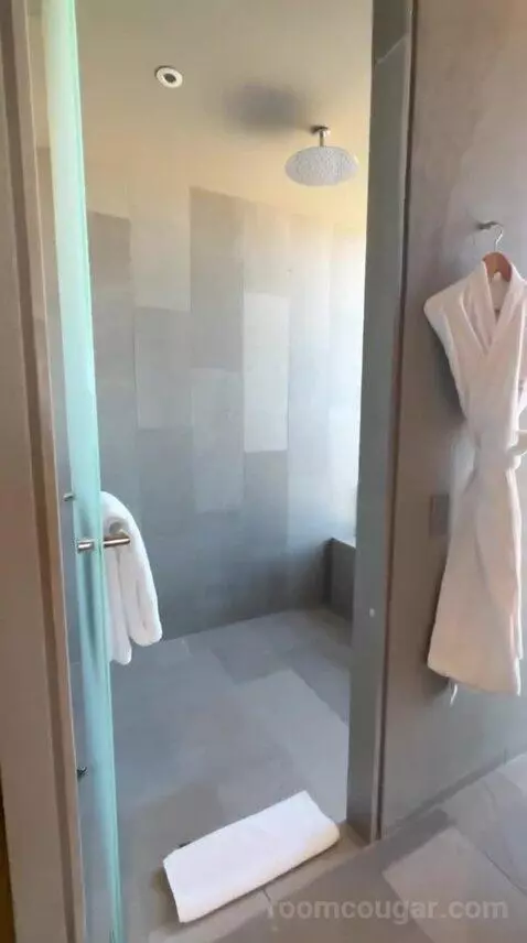 Xhale Club Master One Bedroom Suite (#1434) bathroom picture #7
