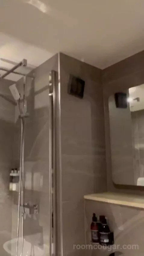 Double Room (#205) bathroom picture #1