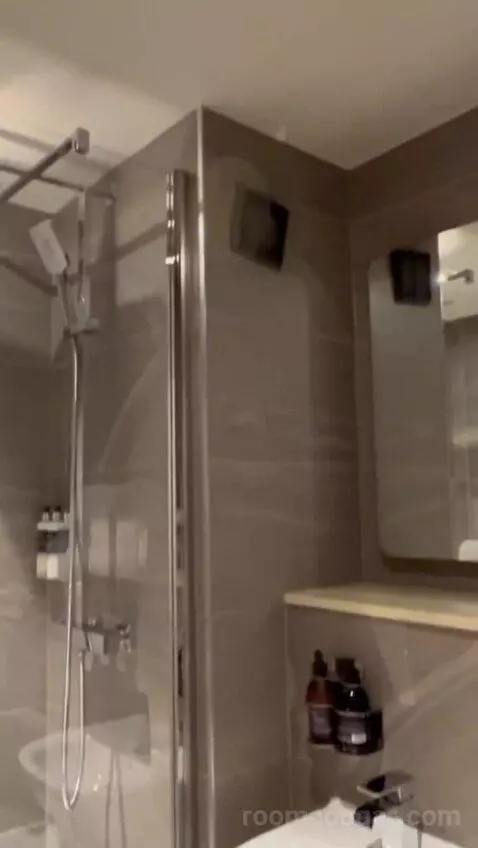 Double Room (#205) bathroom picture #3