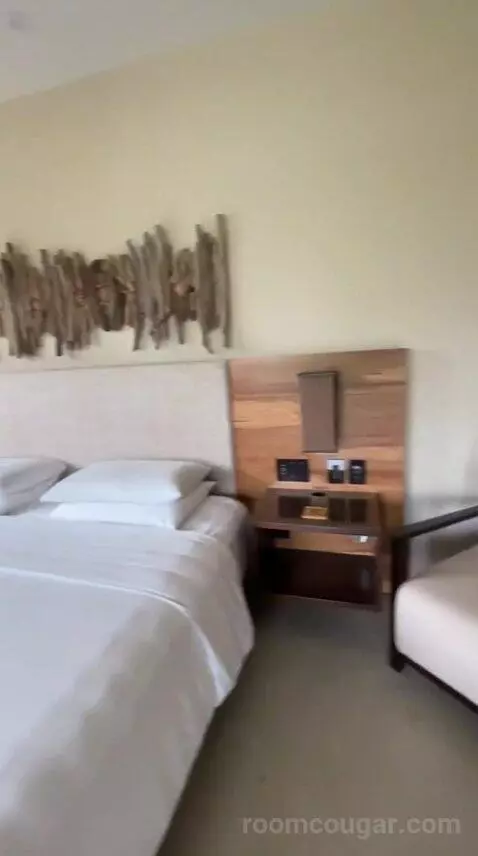 Andaz Suite (#529) bed picture #4