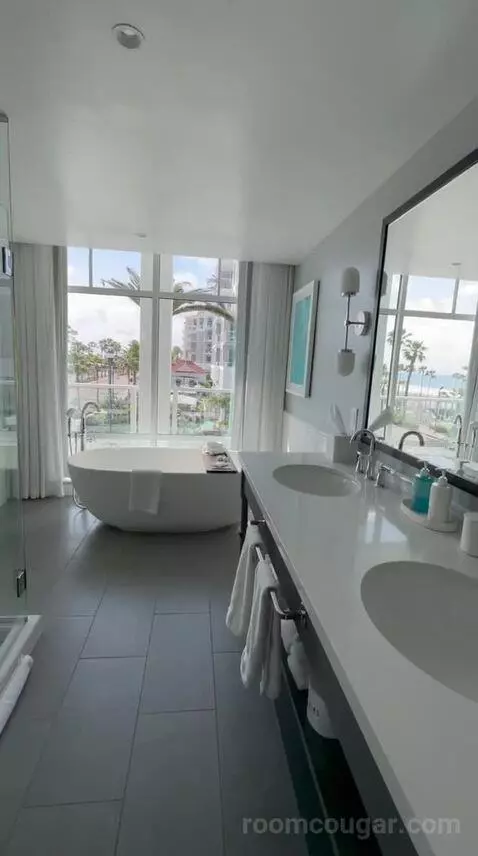 Grand Ocean Suite with Oceanfront (#301) bathroom picture #4