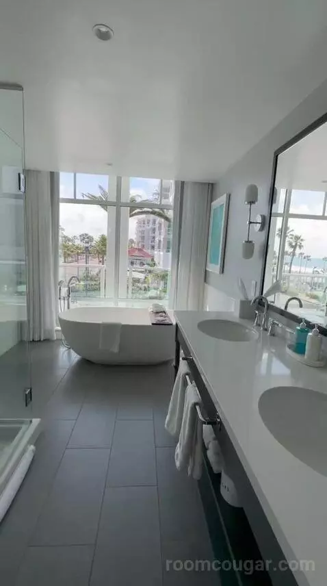 Grand Ocean Suite with Oceanfront (#301) bathroom picture #5