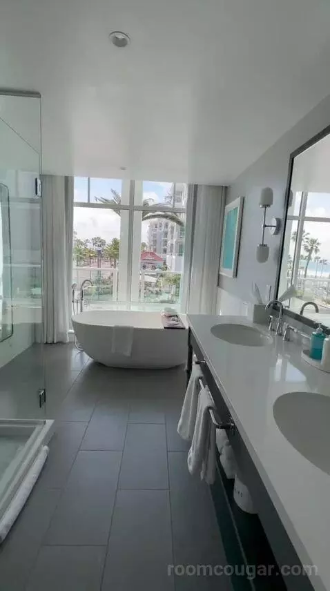 Grand Ocean Suite with Oceanfront (#301) bathroom picture #6