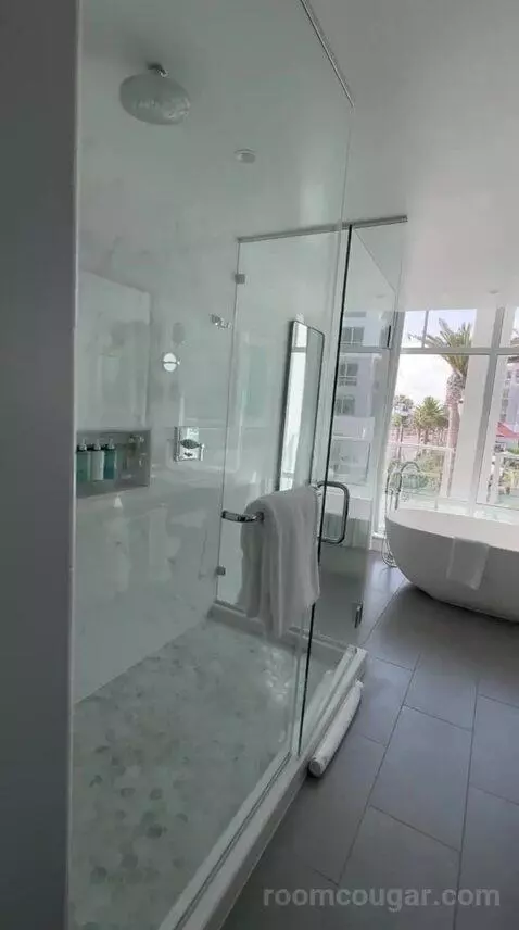 Grand Ocean Suite with Oceanfront (#301) bathroom picture #12