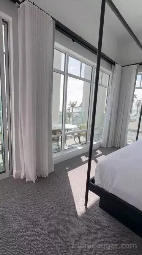 Grand Ocean Suite with Oceanfront (#301) bed picture #12