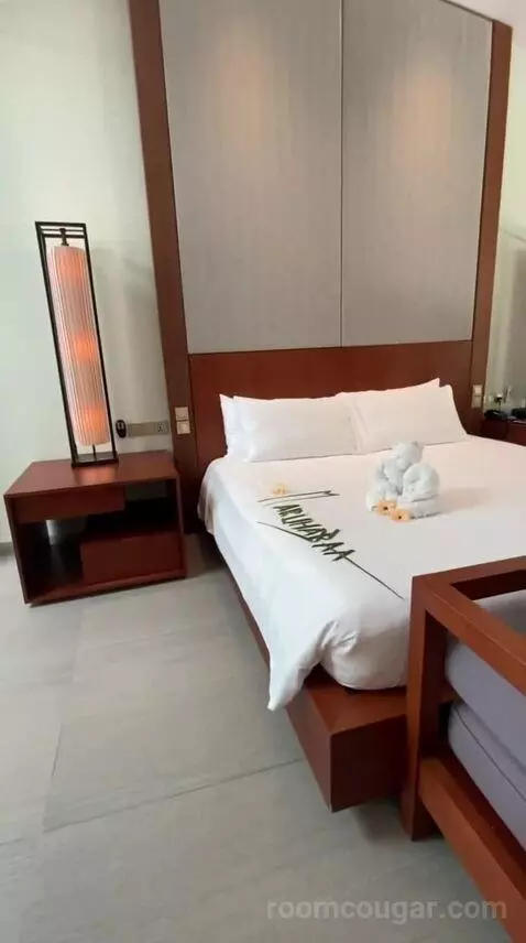 Beach Villa (#117) bed picture #3