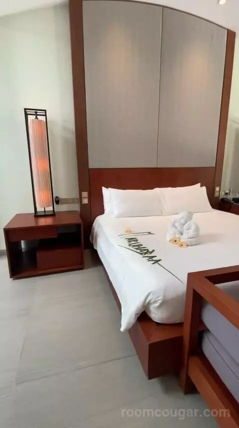 Beach Villa (#117) bed picture #8