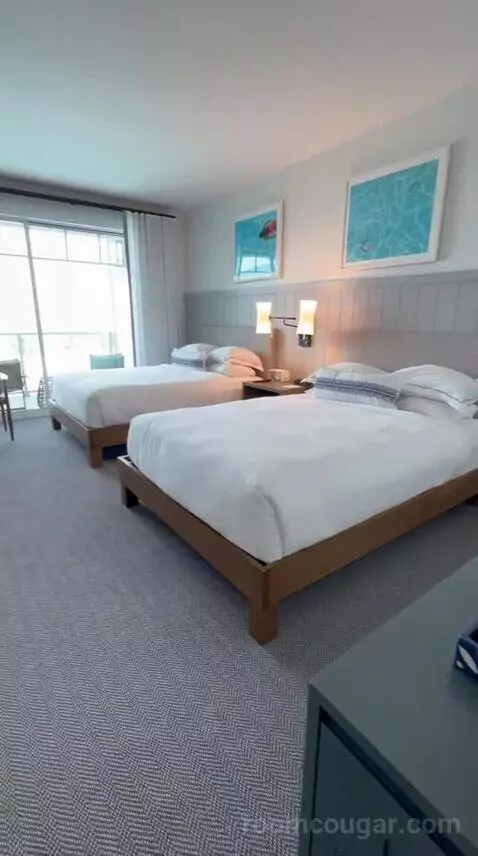 Queen Room with Two Queen Beds and Ocean View (#632) bed picture #3