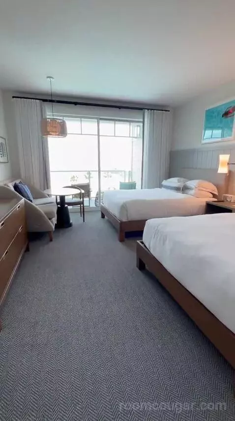 Queen Room with Two Queen Beds and Ocean View (#632) bed picture #4