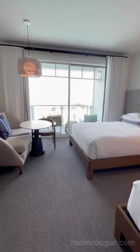 Queen Room with Two Queen Beds and Ocean View (#632) bed picture #7
