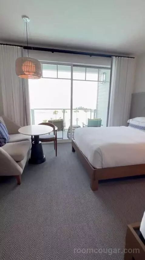 Queen Room with Two Queen Beds and Ocean View (#632) bed picture #8