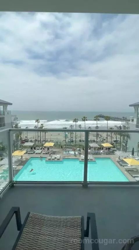 Queen Room with Two Queen Beds and Ocean View (#632) view picture #7