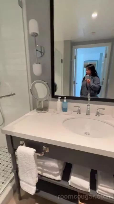 Queen Room with Two Queen Beds and Ocean View (#632) bathroom picture #5