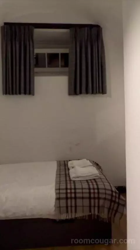 Double Room with Ensuite Bathroom (#5) bed picture #10