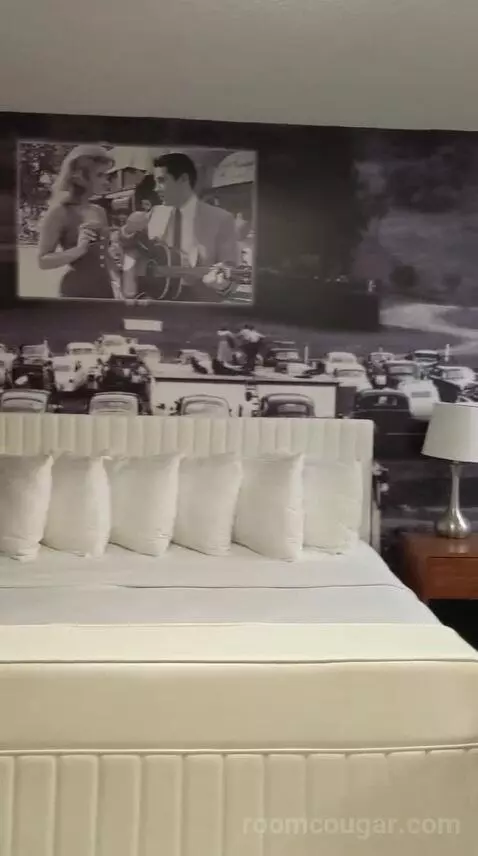 King Suite with Spa Bath (#409) bed picture #9
