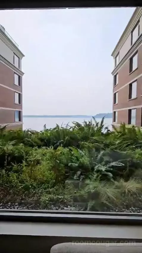Queen Room with Two Queen Beds and Lake View - Disability Access (#432) view picture #4