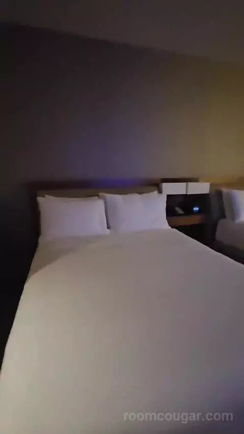 Queen Room with Two Queen Beds (#434) bed picture #4