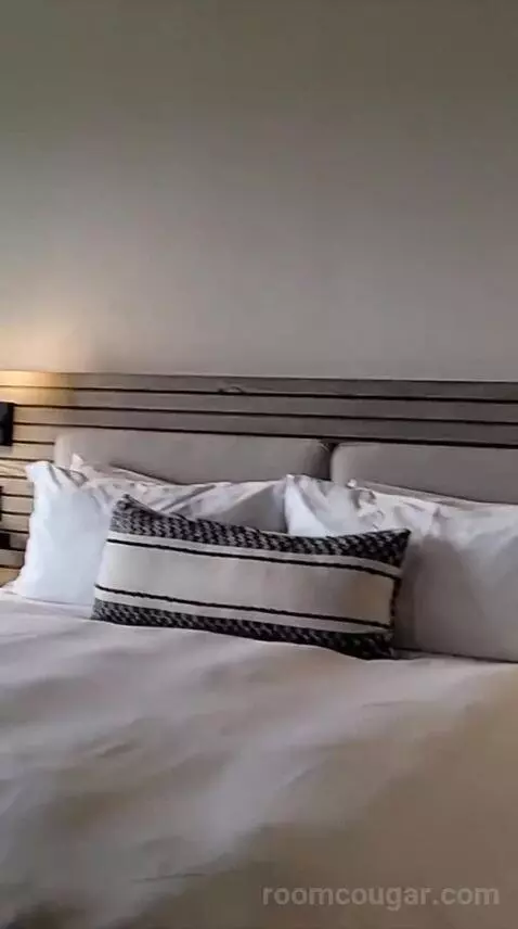 King Room with Coastline View (#257) bed picture #2