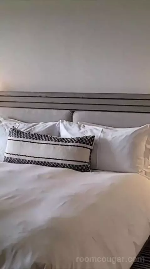 King Room with Coastline View (#257) bed picture #5