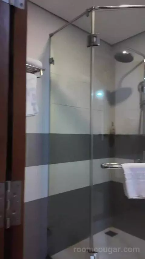 Superior Double Room (#606) bathroom picture #4