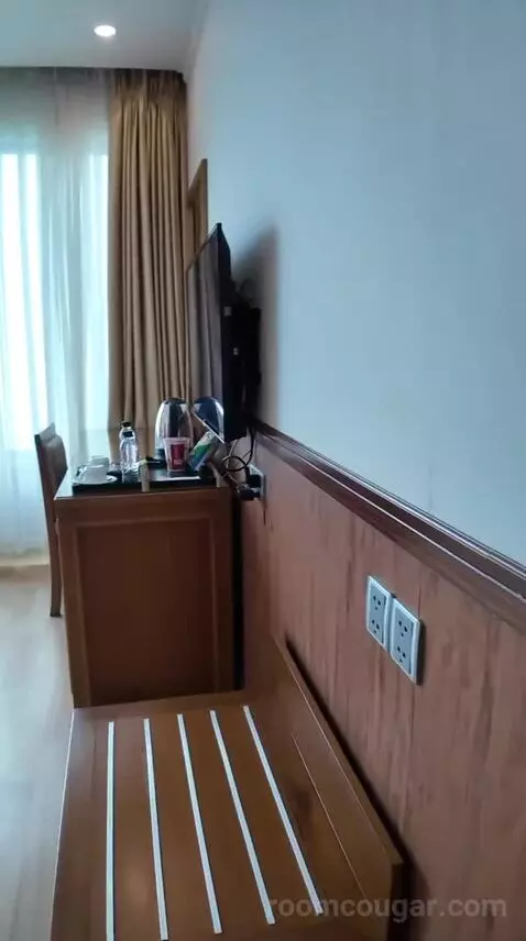 Premier Double Room with Sea View (#1611) bed picture #1