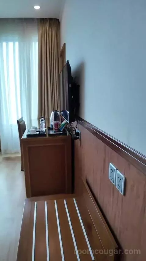 Premier Double Room with Sea View (#1611) bed picture #2