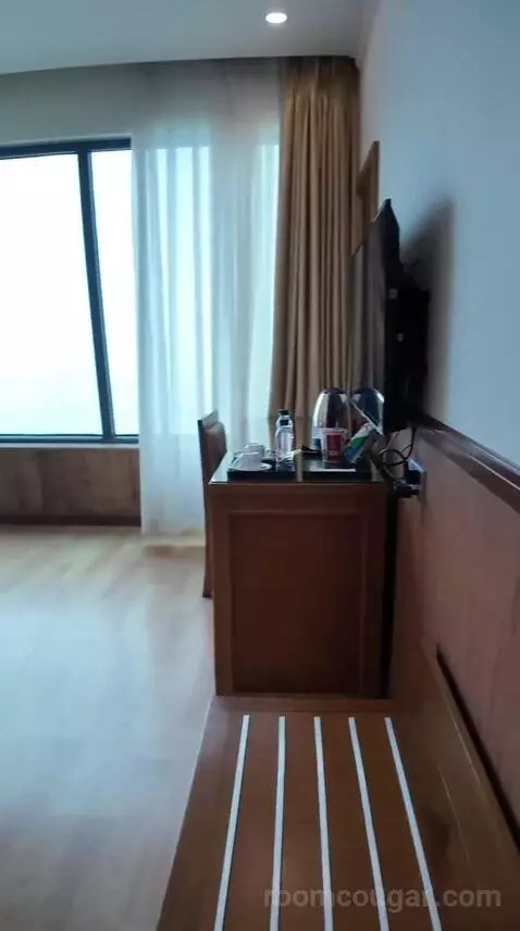Premier Double Room with Sea View (#1611) bed picture #6