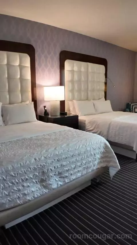 King Room (#918) bed picture #4