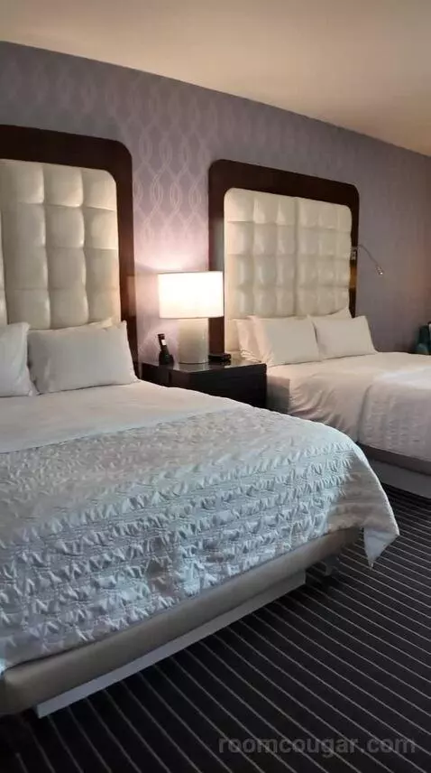 King Room (#918) bed picture #5