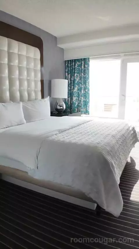 Queen Room (#636) bed picture #12
