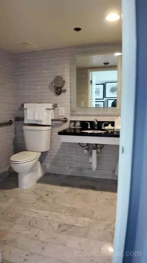 Queen Room (#636) bathroom picture #12