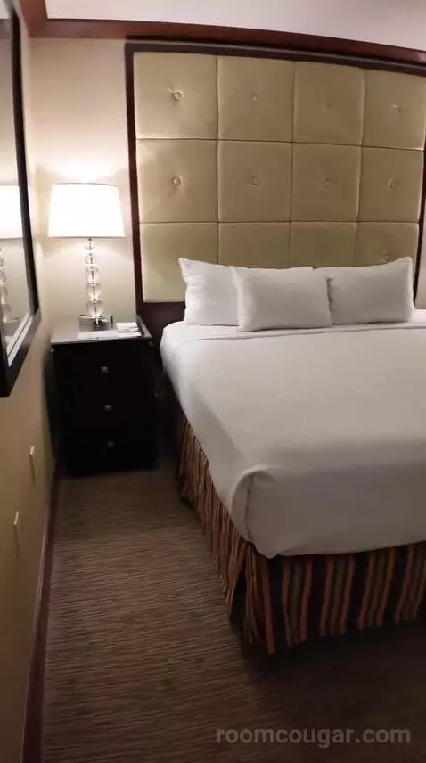 Standard King Room (#539) bed picture #2