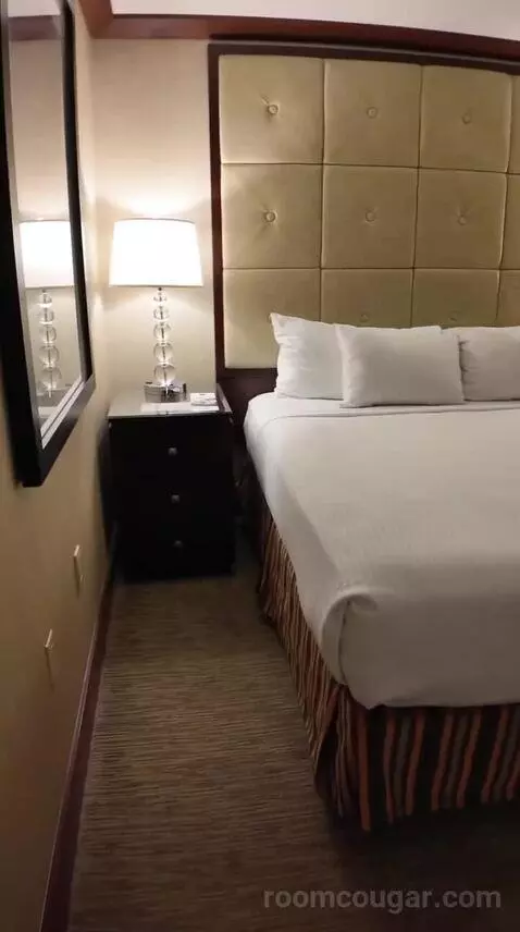 Standard King Room (#539) bed picture #6