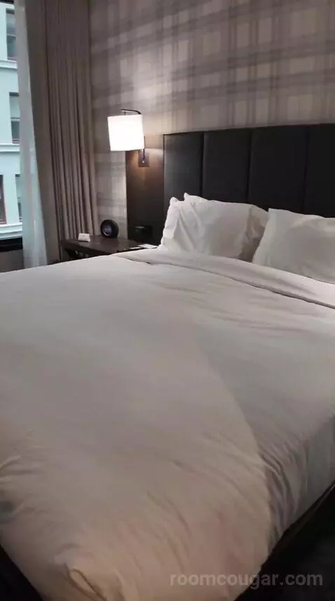 King Room (#713) bed picture #5