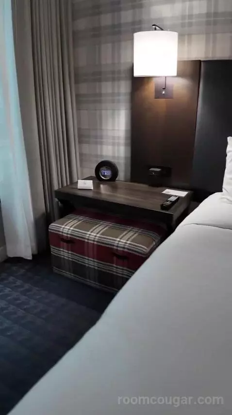 King Room (#713) bed picture #7
