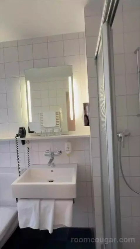 Triple Room (#102) bathroom picture #5