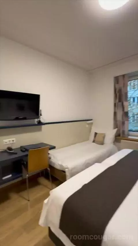 Triple Room (#102) bed picture #6