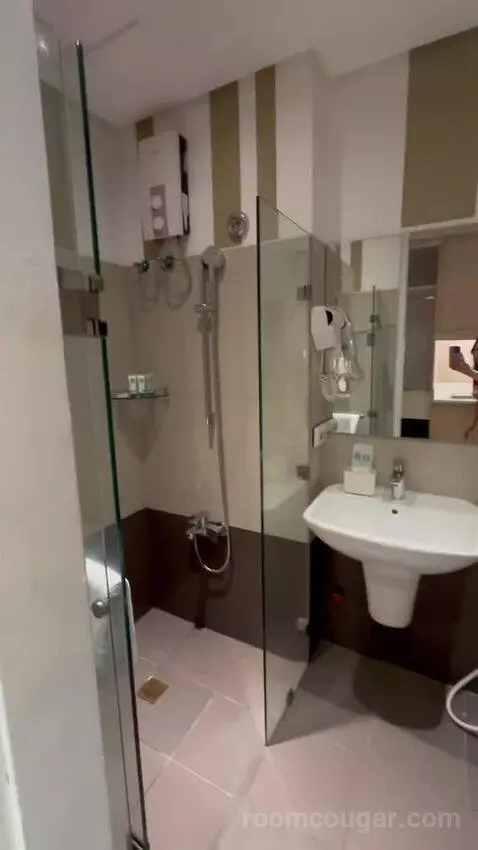 Triple Room (#1515) bathroom picture #1