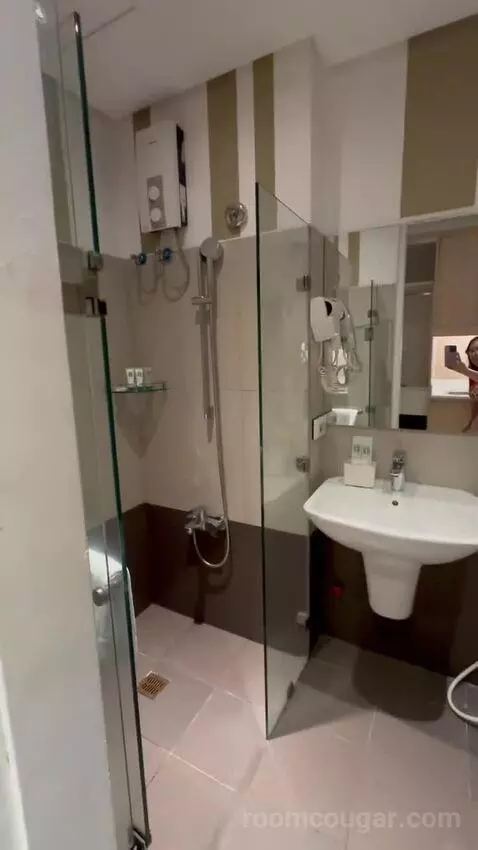 Triple Room (#1515) bathroom picture #2